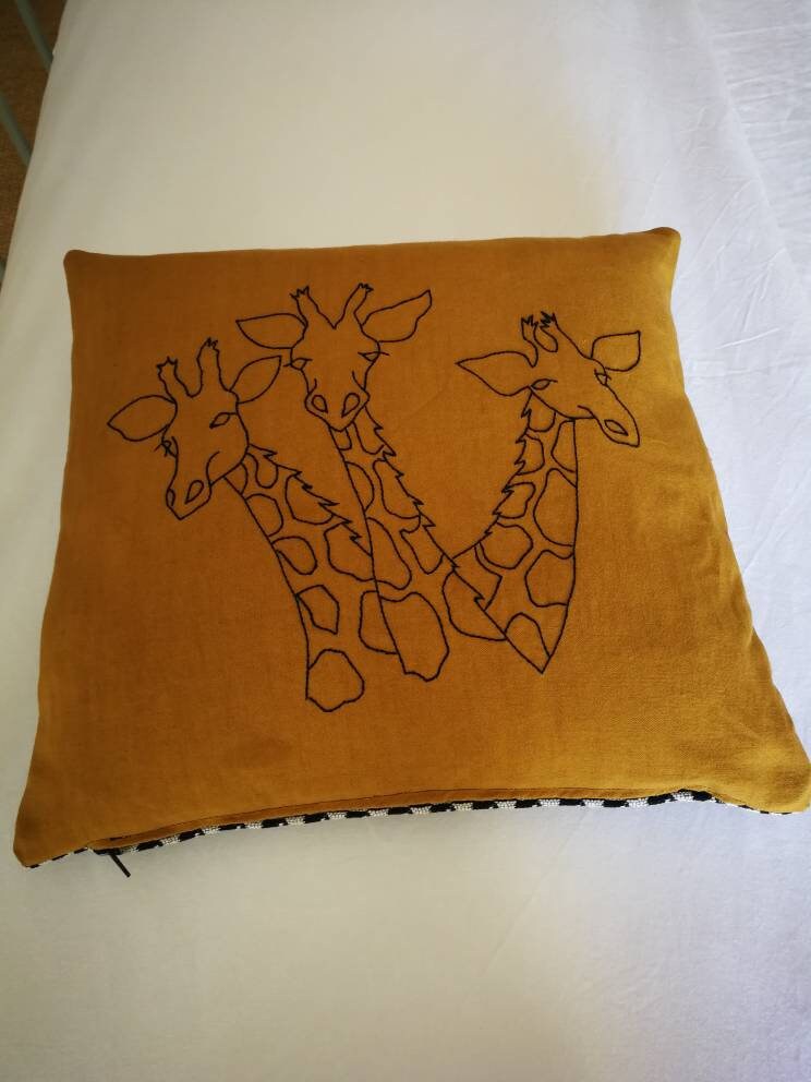 Housse de Coussin Brodée 40x40 ou 50x50