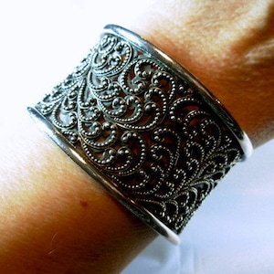 Retired Lois Hill - Etsy