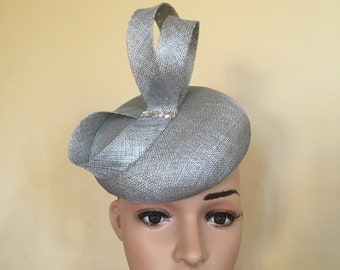 Silver hat Silver wedding hat Silver fascinator Silver Ascot hat Silver pillbox hat Hats and Fascinators Wedding hat Wedding fascinator