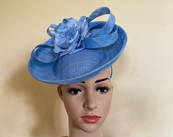 Light blue fascinator Blue fascinator Blue wedding hat Blue Ascot fascinator Blue Ascot hat Wedding fascinator Hats and fascinators Blue hat