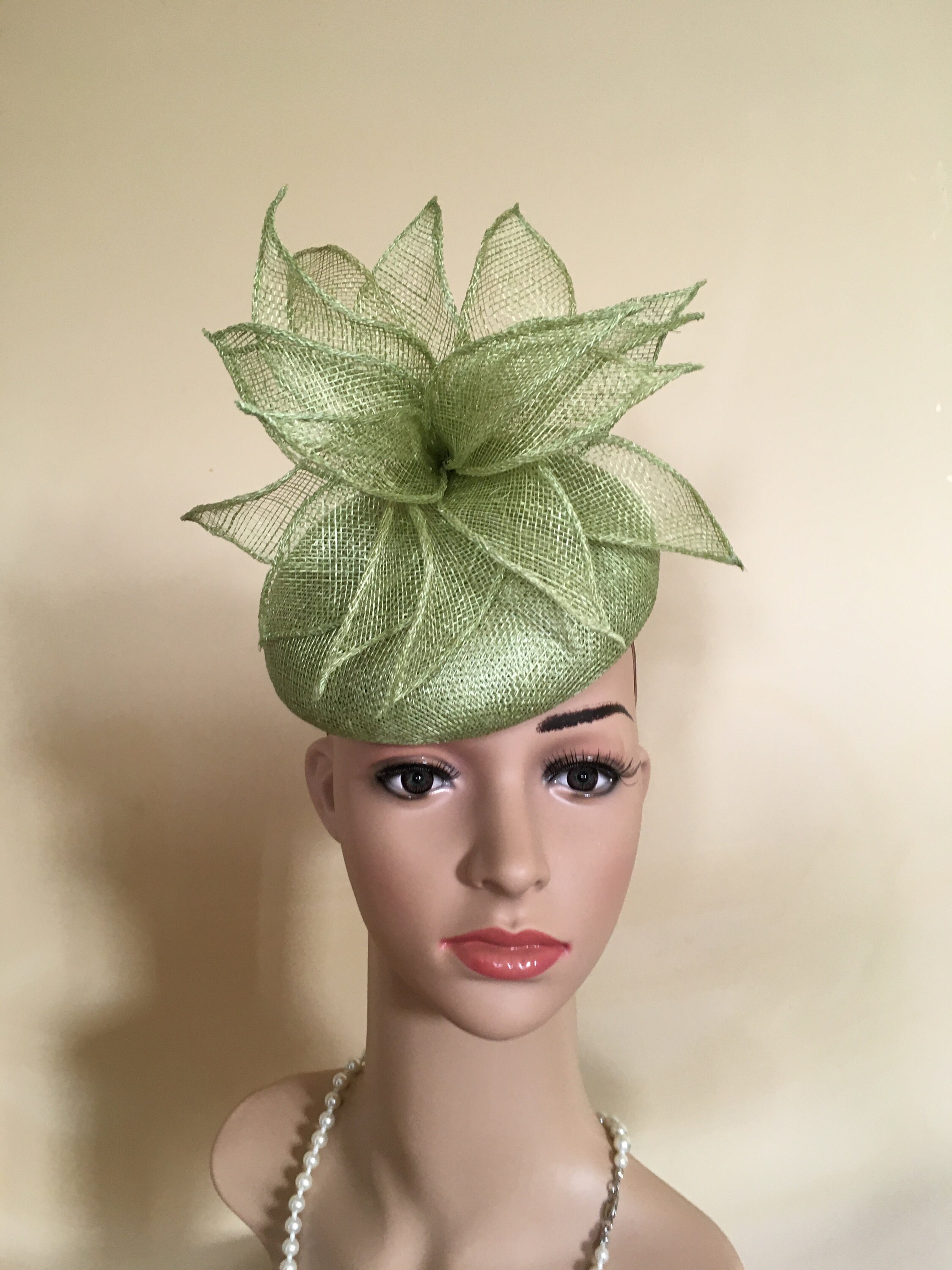 Green Wedding Hat Green Fascinator Green Pillbox Hat Green Etsy