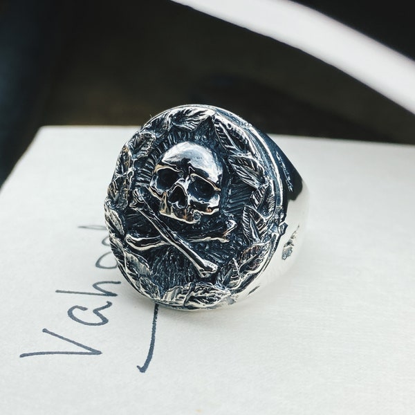 Memento Mori - Bague Crâne et Os Croisés -Bague Crâne Argent Sterling 925 pour Homme - Bague Motard Bijoux Homme Pirate Bijoux Artisanaux