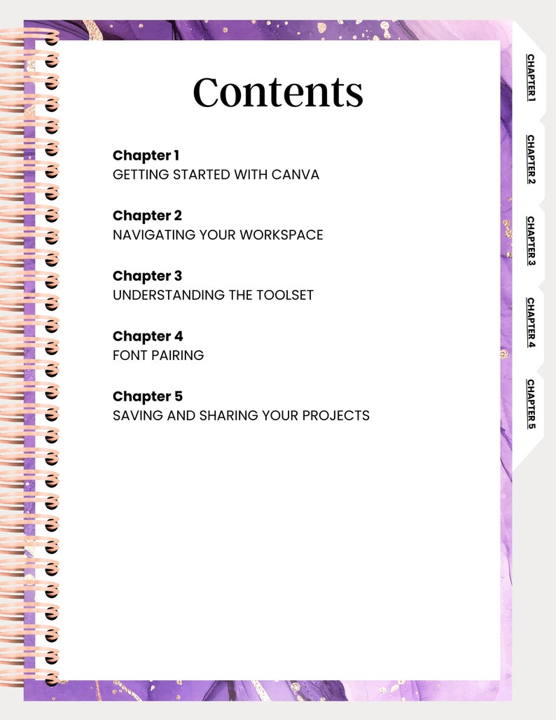 Op de afbeelding: Een boek met een paars en gouden marmerpatroon met een inhoudsopgave met vijf hoofdstukken. De hoofdstukken zijn getiteld "Getting Started with Canva", "Navigating Your Workspace", "Understanding the Toolset", "Font Pairing" en "Saving and Sharing Your Projects".