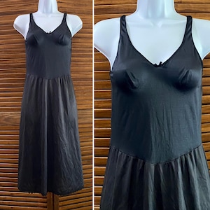 Vintage Warner&#39;s Black Nylon Slip Size Small 34