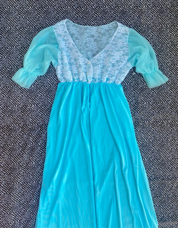 Vintage Lace Blue Nightgown/Robe, Mid Century Lingeri… Gem