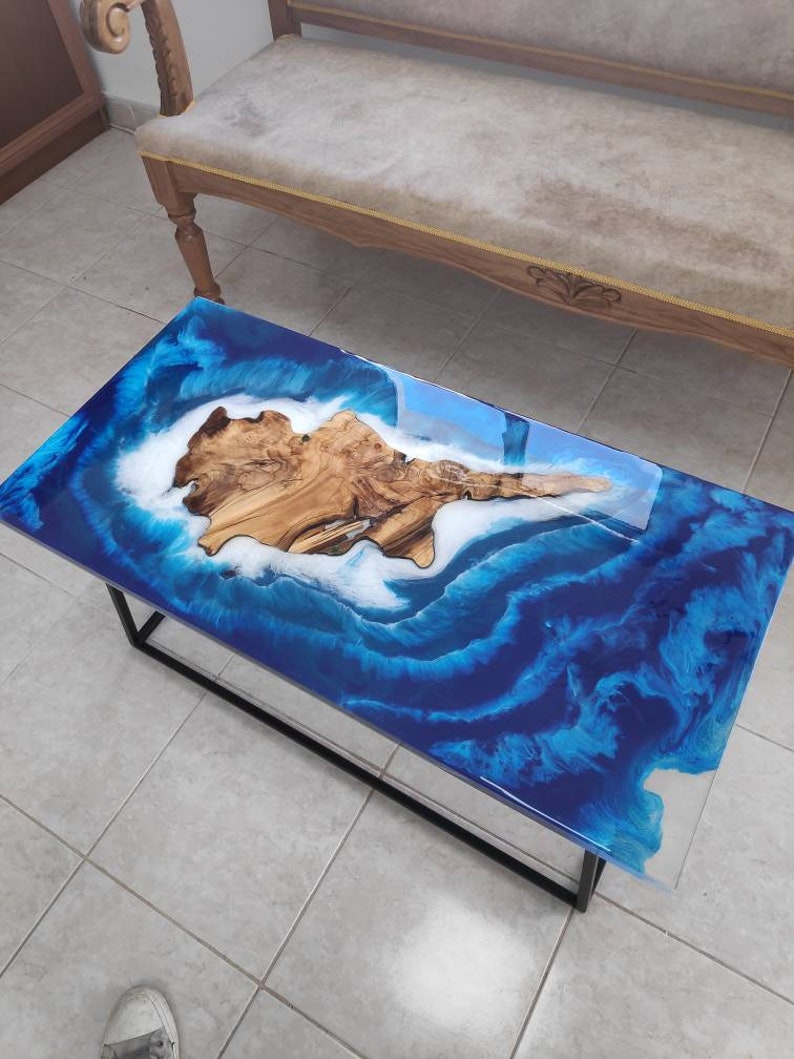 Art Chypre mer rivière TABLE basse avec résine époxy bleu et | Etsy