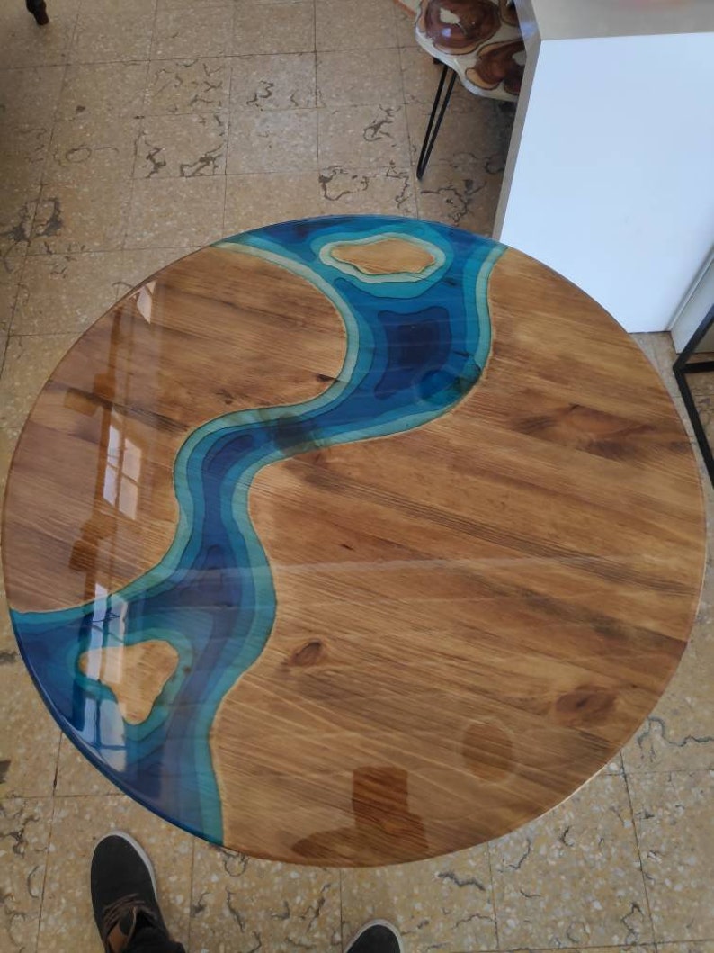 Round RIVER TABLE with epoxy resin and pine wood Etsy