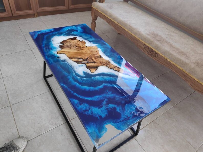 Art Chypre mer rivière TABLE basse avec résine époxy bleu et | Etsy