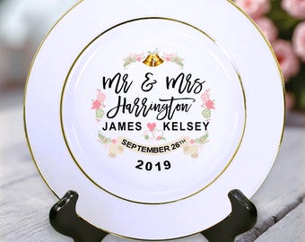 Personalized Wedding Plate Mr & Mrs - Personalized with Names and Wedding Date, Wedding, Engagement Gift, Bridal Shower Gift