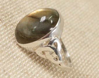 Vintage Silver & Labradorite Ring