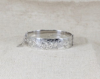 Vintage Solid Silver Hinged Bangle