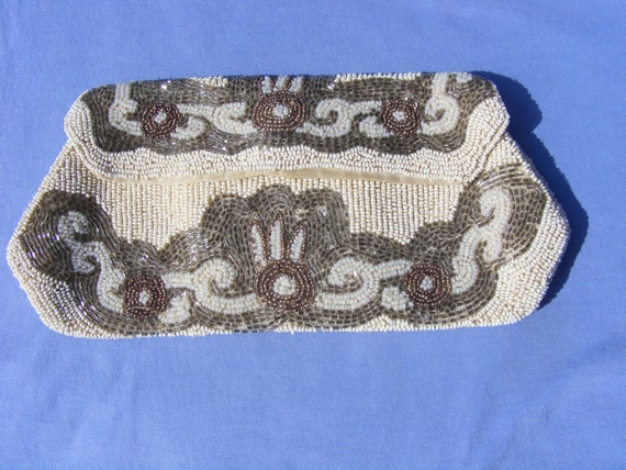 Vintage 1920s Beaded Clutch Bag/ Evening Bag. Whi… - image 8