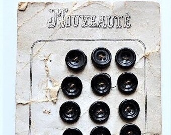 Knopfmusterkarte, Nouveaute, 20 schwarze Knöpfe, 4-Loch, 1 cm