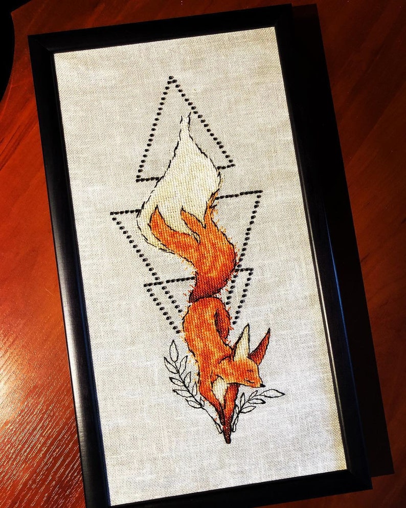 Кицунэ вышивка. Грифон и кицунэ. Кицунэ из бисера. Рисунки по клеткам черно белые. Кицунэ из бисера.