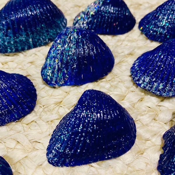 Galaxy blue/glitter/shimmer/florida cockle seashell/set of 10/beach house decor/ornament/gift/centerpiece/dining table/napkin ring