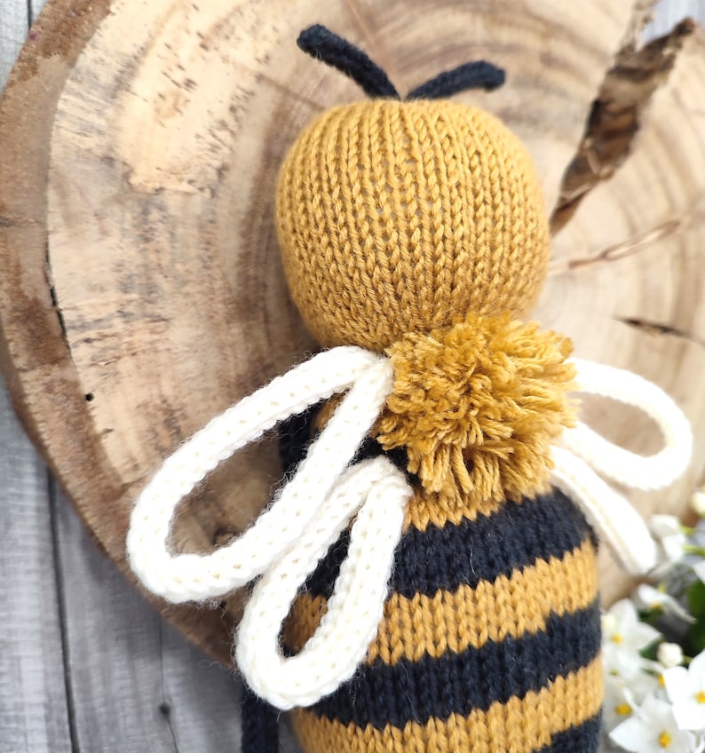 Willow Bee Knitting Pattern | Amigurumi Pattern | PDF Knitting Pattern ...