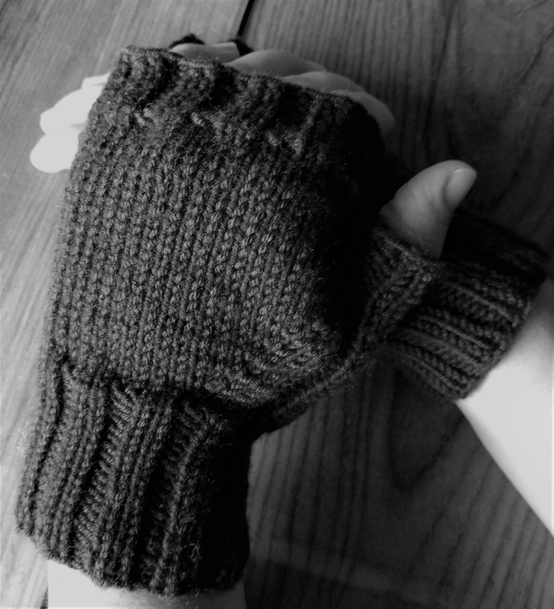 KNITTING PATTERN Family Fingerless Gloves S , M, L Pdf Tutorial image 3