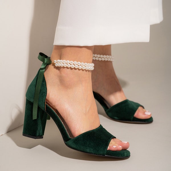 Green Wedding shoes, Dark Green Bridal Heels, Bridal Shoes, Emerald Green Shoes, Velvet Shoes, Wedding heels, Pearl Wedding Shoes -