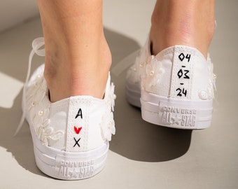 Personalisierte Hochzeits-Converse-Sneaker, personalisierte Braut-Sneaker, personalisierte Braut-Converse, personalisierte weiße Converse mit Namen und Datum