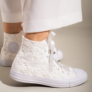 Baskets de mariage blanches, Converse nuptiale en dentelle, baskets montantes personnalisées