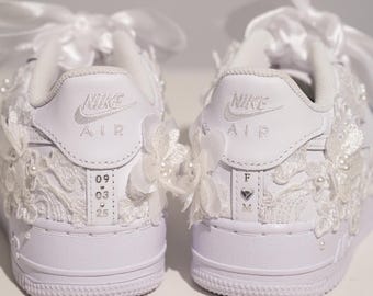 Zapatillas Nike Air Force 1 blancas para novias, zapatillas de boda de cuero bordado de lujo, zapatos personalizados para quinceañeras, zapatillas nupciales personalizadas