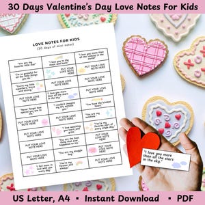 Könnte beinhalten: Ein druckbares Set mit Valentinstags-Liebesnotizen für Kinder. Das Design umfasst ein Blatt mit Aufforderungen und Platz für persönliche Nachrichten, umgeben von herzförmigen Keksen. Der Text lautet "30 Days Valentine's Day Love Notes For Kids".