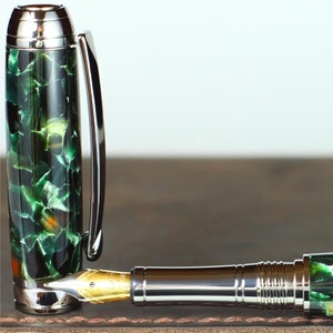 Fountain Pen - Handmade & Engravable Vintage British Conway Pistachio - Beaufort 23K Gold plated Bi-metal Size 5 Nib