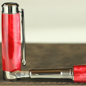 Pluma estilográfica de caligrafía acrílica Stardust hecha a mano - Punta fina Bock de 1,1 mm