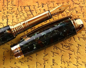 Pióro wieczne - ręcznie grawerowane Vintage British Handmade Conway Stewart Pistachio Acrylic - Bock 18K Solid Gold Rozmiar 5 stalówka