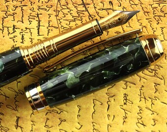 Fountain Pen - Handmade & Engravable Vintage Conway Classic Green Body - Beaufort 23K Gold plated Bi-metal Size 5 Nib