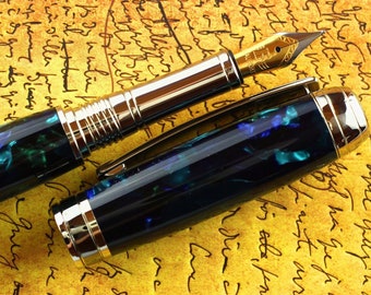 Pluma estilográfica - Grabable y hecha a mano, estilo vintage italiano Mazzucchelli Sogno Zaffiro Ceblox - Beaufort, plumín de tamaño 5, chapado en oro de 23 quilates, bimetálico