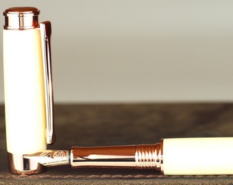 Pluma estilográfica grabada y hecha a mano, estilo vintage italiano Omas, marfil, mármol, acrílico, chapado en oro rosa, tamaño 5