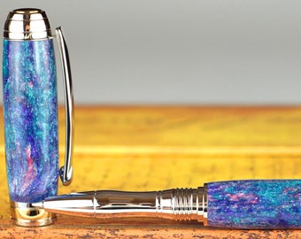 Rollerballpenna - Handgjord Bubblegum akryl med riktiga små diamanter