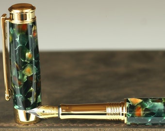 Pluma estilográfica - Pluma estilográfica vintage inglesa Conway pistacho hecha a mano y grabable - Beaufort, plumín chapado en oro de 23 quilates, plumín bimetálico de tamaño 5