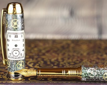 Pluma estilográfica Steampunk Watch Parts - Cuerpo de cobre martillado y piezas de reloj - Bock chapado en oro de 23 quilates, plumín tamaño 5