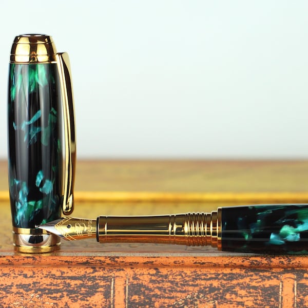 Fountain Pen - Engravable & Handmade Vintage Italian Mazzucchelli Giollio di Poseidon Ceblox - Beaufort 23K Gold plated Bi-metal Size 5 Nib