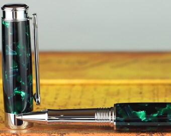 Rollerball Pen - Grabado y hecho a mano Vintage italiano Giollio Di Poseidon Mazzucchelli Ceblox