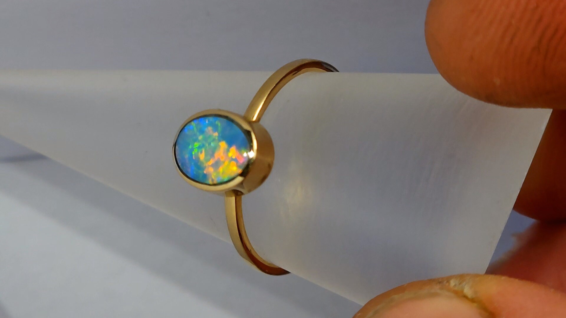Gorgeous Classic Crystal Rainbow GEM Australian Opal Inlay on Black ...