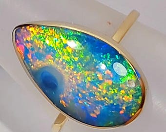Neon Interstellar Cosmos Gem australischer Opal Inlay auf schwarzem Boulder massiv 14K Goldring 14
