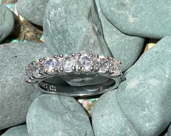 Very sparkly CZ ring with 4mm rounds