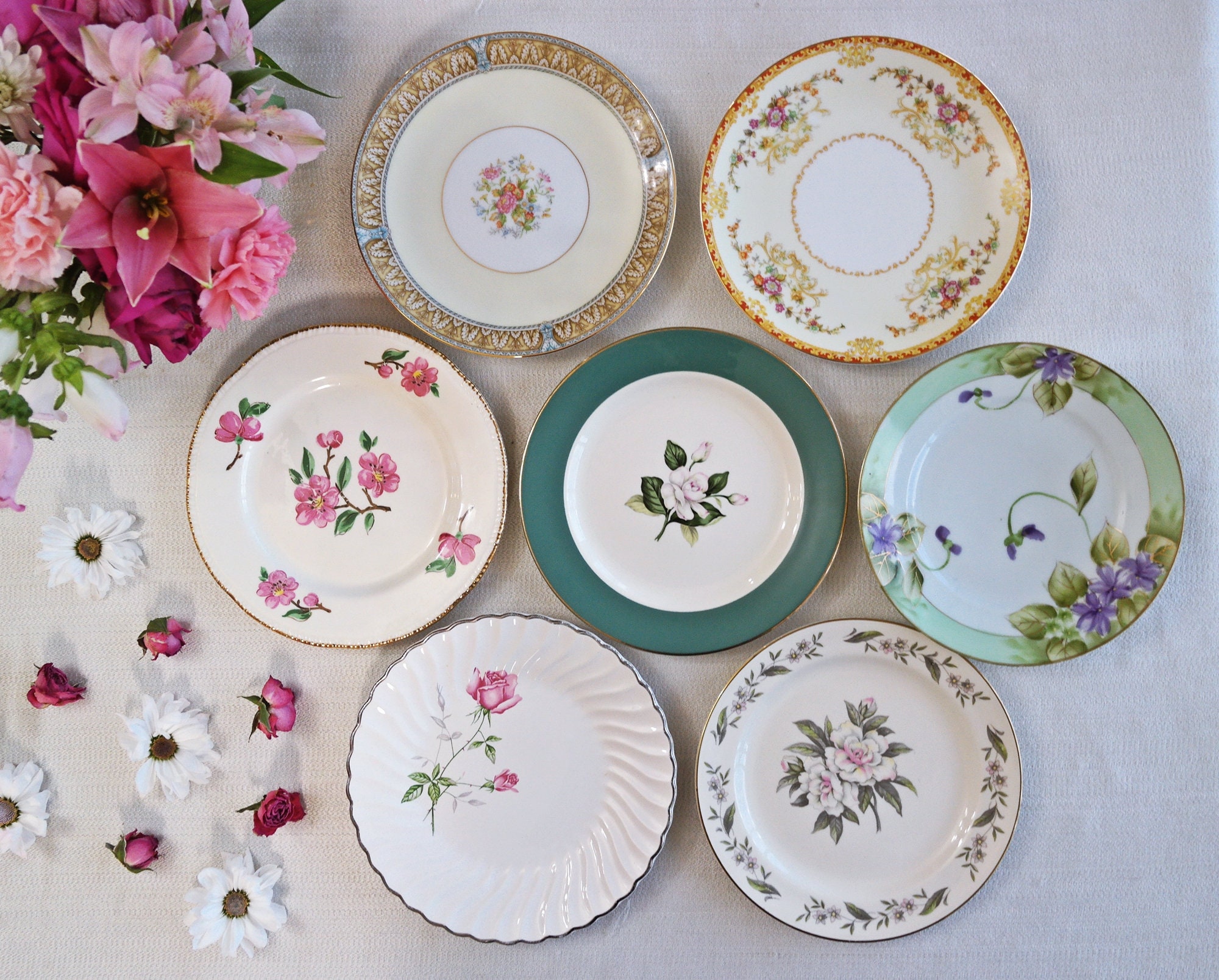 Mismatched DESSERT PLATES - Größe 18 bis 19 cm - Vintage China - Englische Teeparty - Florale Muster - Country Cottage Mix - Preis pro Teller!