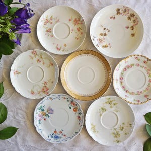 PLATILLOS Limoges - Porcelana francesa vintage - Estampados florales desiguales - Rosa, verde y azul - Té campestre - Francia - Precio por platillo