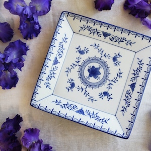 Sushi Käse Fleisch Obst Serviertablett - Royal China - Blumen Blätter Weinrebe blau weiß blau weiß 10"