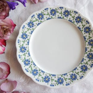 Dansk SALAD PLATE - Bouquet Pattern - Fransk Collection - Blue Daisy Flowers - Green White - Country Cottage - Farmhouse Breakfast - Japan