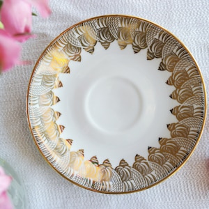 Elfenbein Porzellan Bavaria ORPHAN SAUCER - Gold Ivory China - Seashells Pattern 109 - Art Deco Style - Stripes Scrolls - Vintage Tea Party
