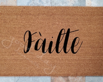 Failte Welcome Mat: Personalized Scottish Gaelic Coir Doormat