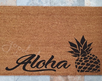 Aloha Doormat / Welcome Mat / Custom Doormat / Pineapple Doormat / Summer Fun / Gift ideas / Gifts for Her / Gifts for Him / Tropical Gift