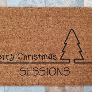 Merry Christmas Tree Door Mat with Family Name / Door Mat / Welcome Mat / Custom Doormat / Christmas Decor / Gift Idea / Festive Doormat