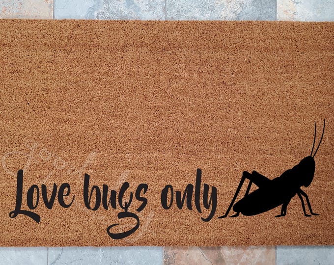 Grasshopper Doormat / Spring Door Mat / Custom Doormat / Cute Home Decor / Garden Lover Gifts / Welcome Mat / Garden Decor / Grasshopper