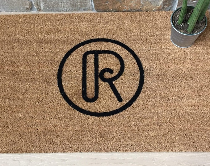 Circle Retro Monogram Doormat / Custom Doormat / Welcome Mat / Personalized Doormat / Personalized Gift / Unique Gift Idea / Gifts for Him